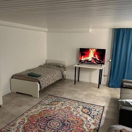 Souterrain Wohnung In Der Naehe Vom Duesseldorfer Flughafen 라팅겐 외부 사진