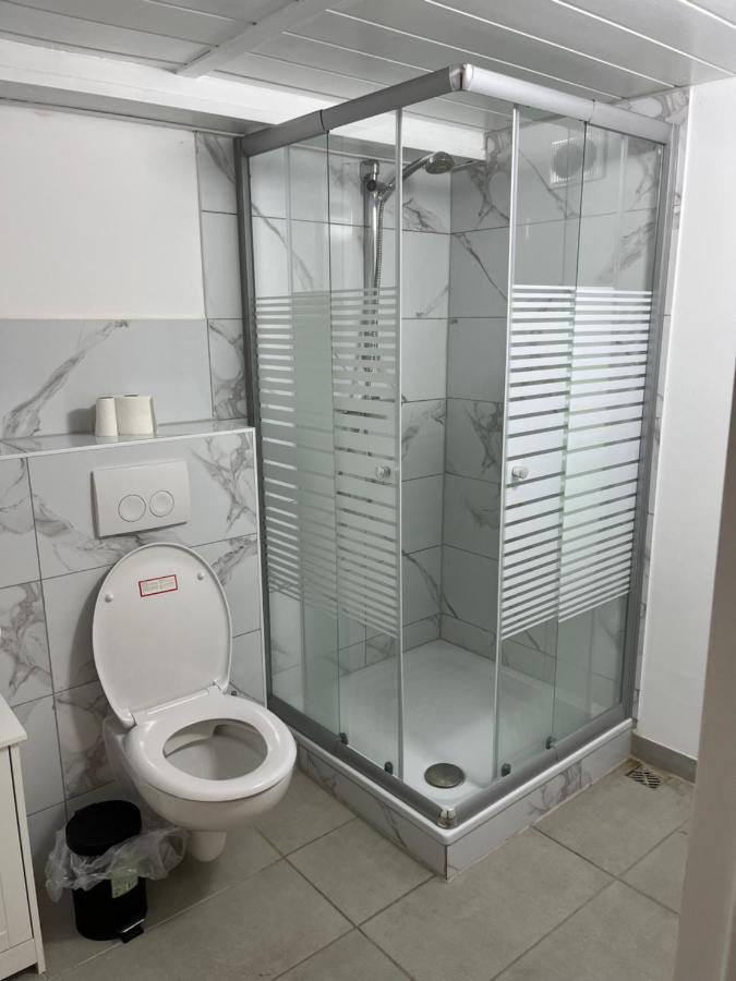 Souterrain Wohnung In Der Naehe Vom Duesseldorfer Flughafen 라팅겐 외부 사진