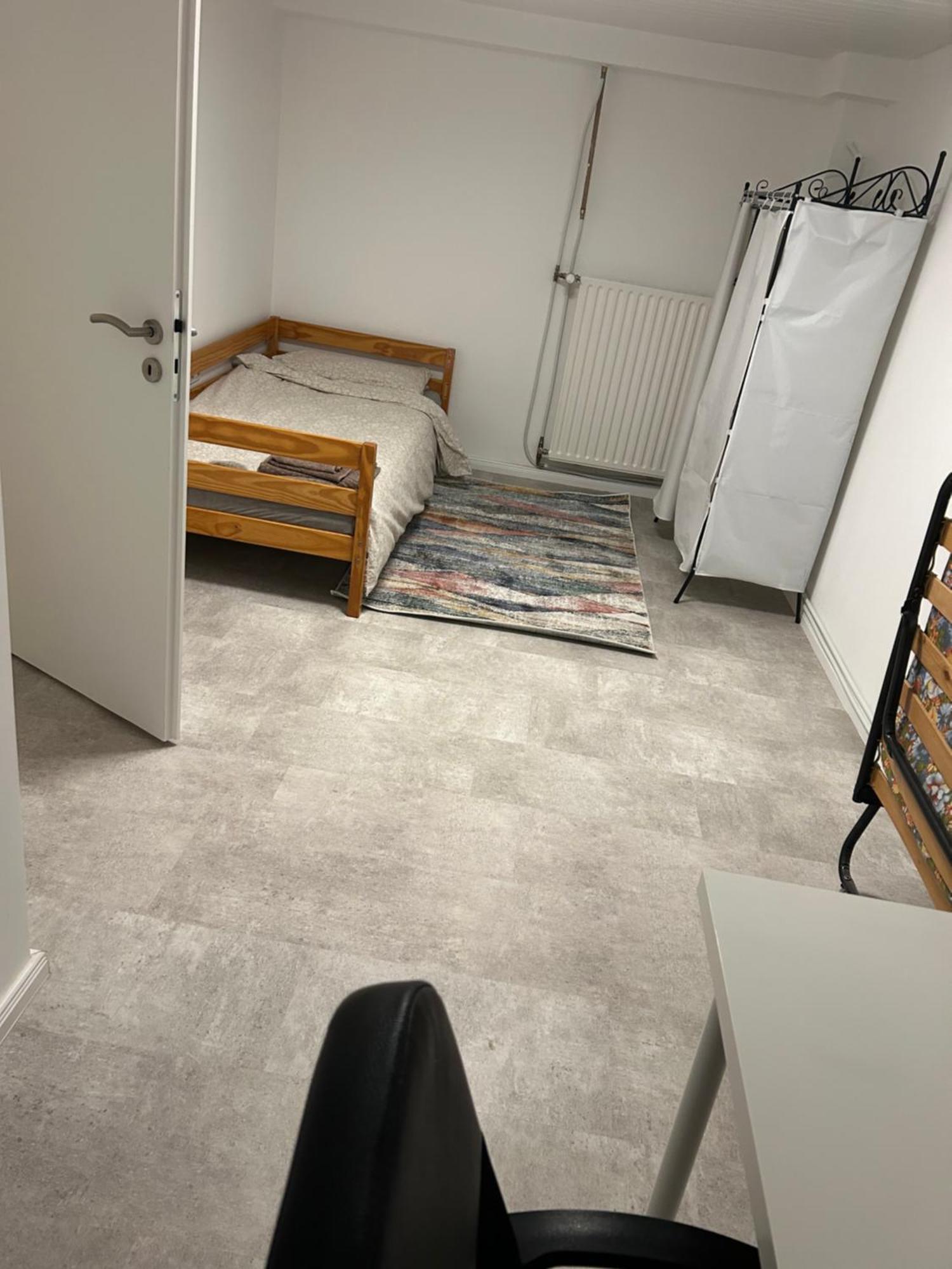 Souterrain Wohnung In Der Naehe Vom Duesseldorfer Flughafen 라팅겐 외부 사진
